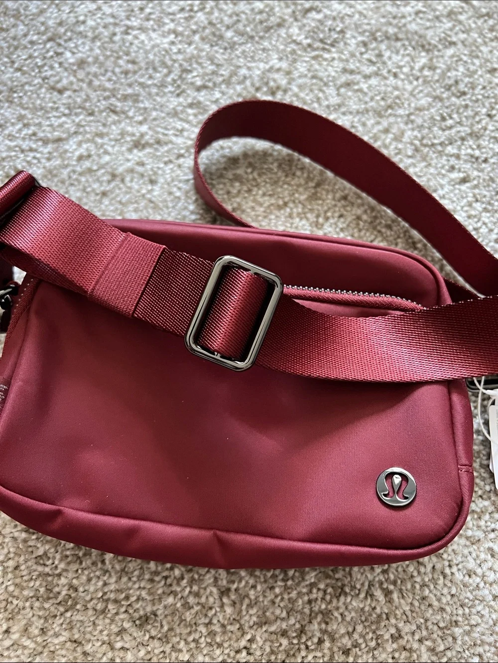 NWT Lululemon Everywhere Crossbody bag with gunmetal hardware